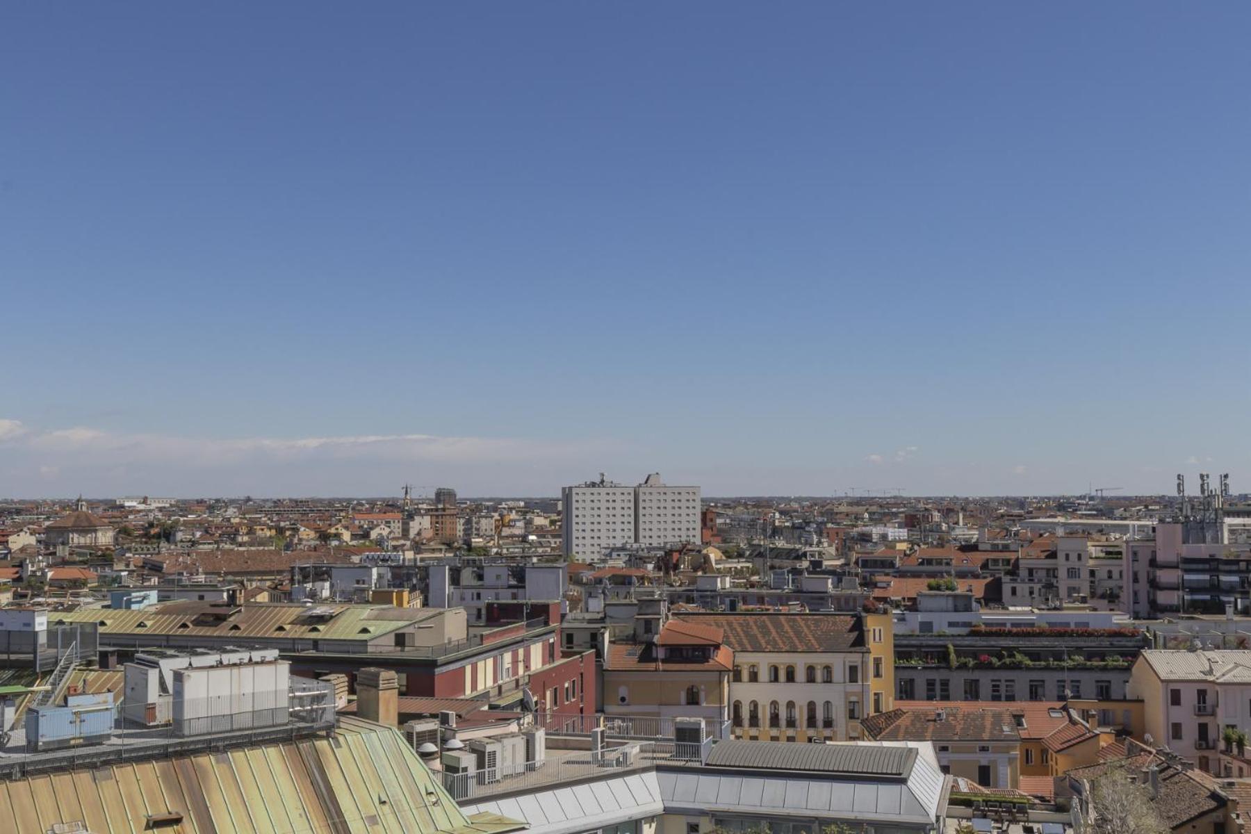 San Babila Central Tower With Panoramic Terrace Overlooking Duomo By Rentopolis Milano Eksteriør bilde