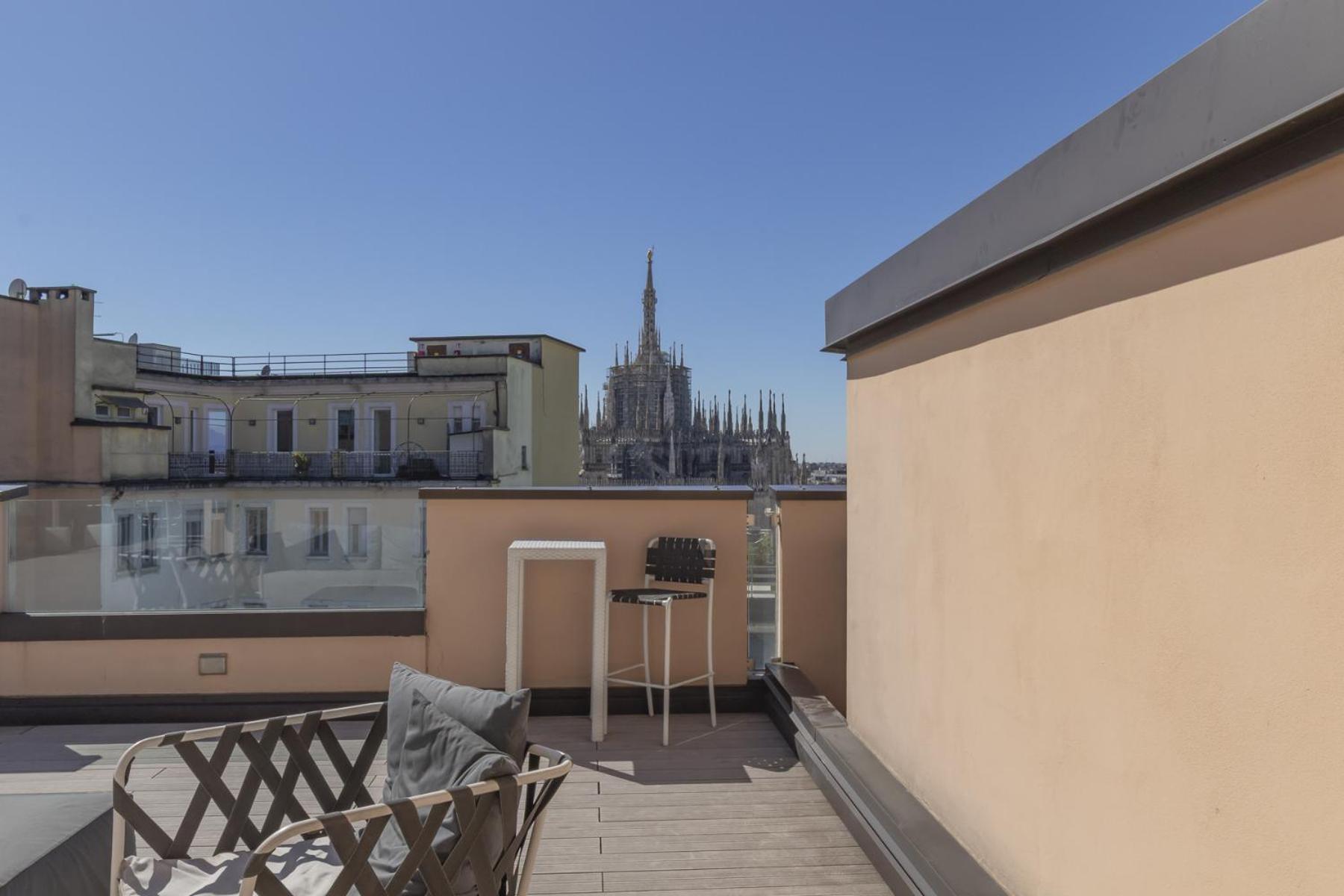 San Babila Central Tower With Panoramic Terrace Overlooking Duomo By Rentopolis Milano Eksteriør bilde
