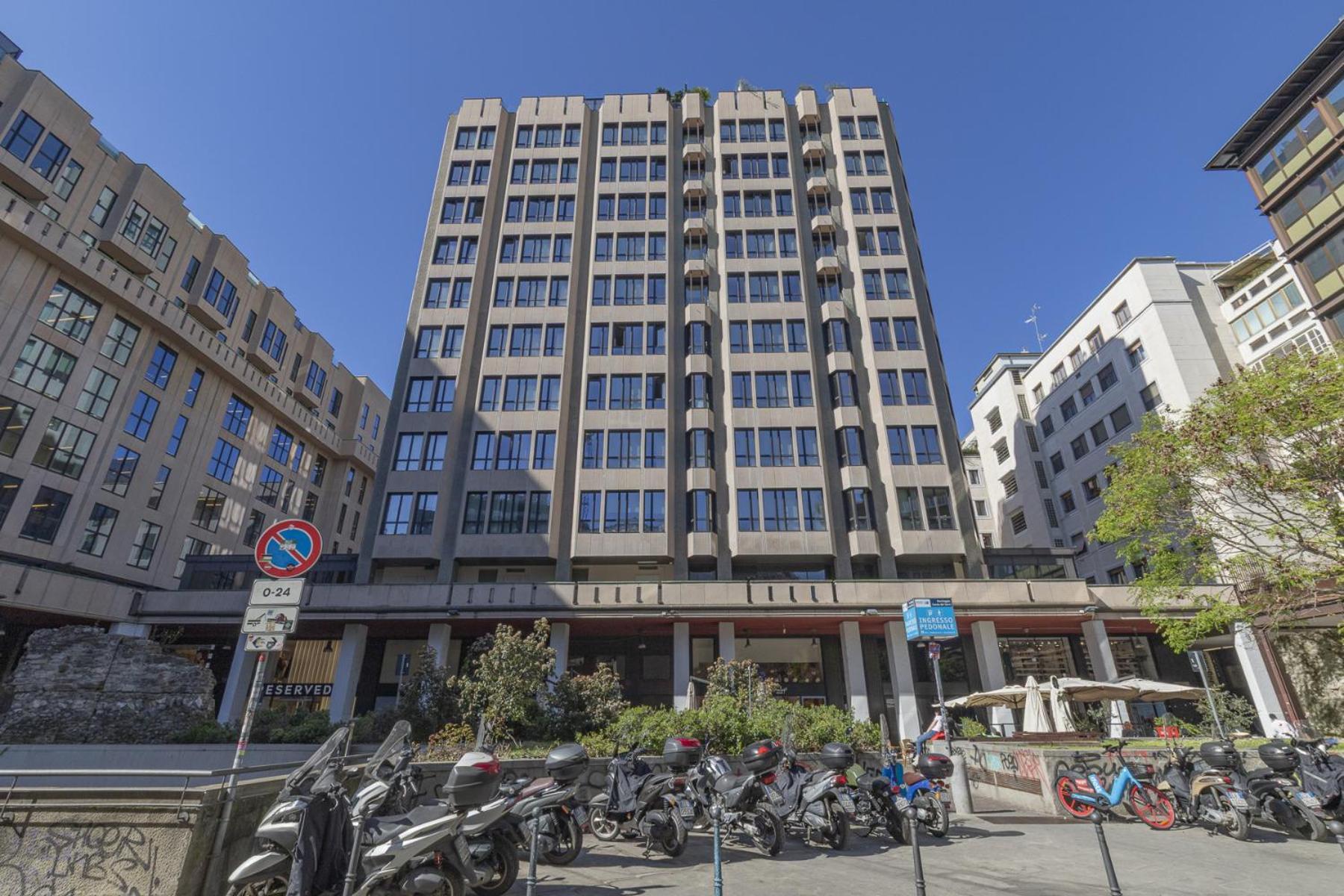 San Babila Central Tower With Panoramic Terrace Overlooking Duomo By Rentopolis Milano Eksteriør bilde